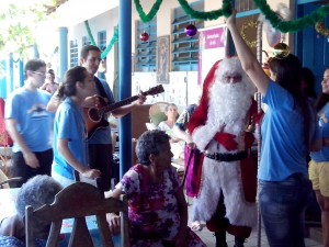 Abrigo Santo Antonio - Natal 2013.5